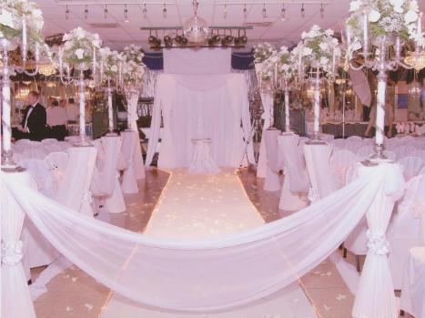 Before finalizing the florist make sure you share your wedding decoration