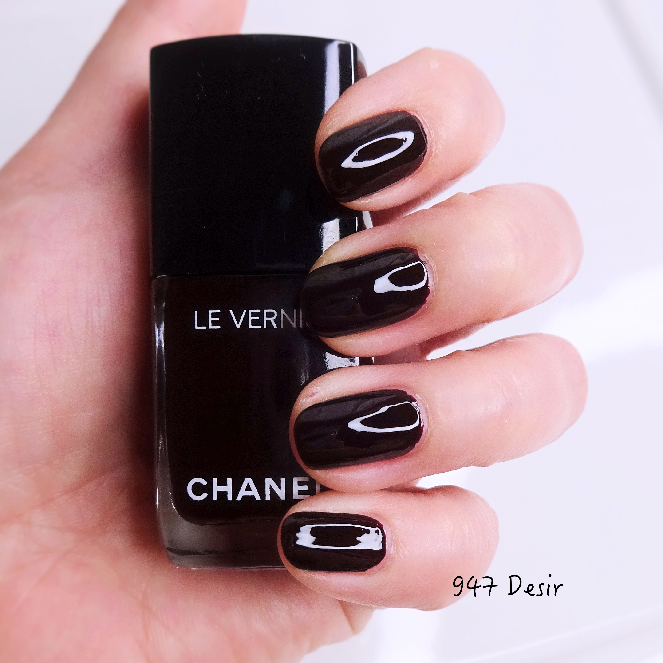 Chanel Fall Winter 2022 Makeup Collection Review Swatches