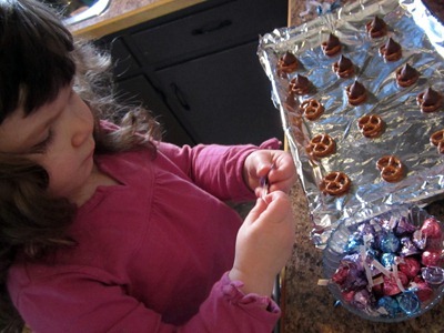 Easter Bunny Pretzel Treats 2