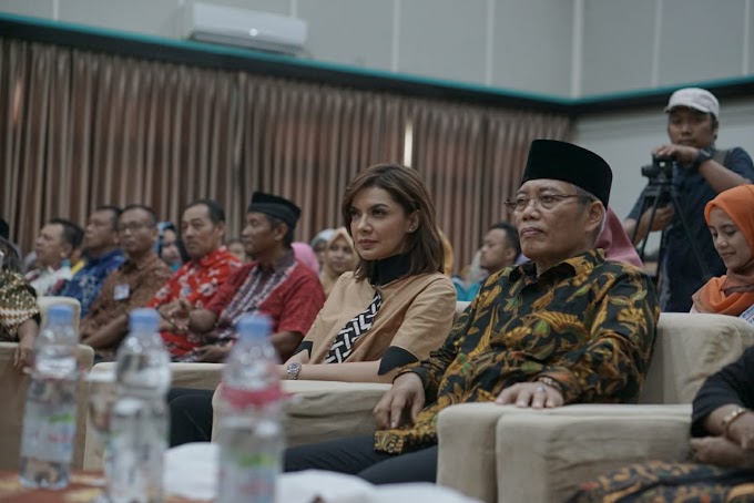 KEDATANGAN NAJWA SHIHAB SEBAGAI DUTA BACA INDONESIA  DI UNIVERSITAS ISLAM KADIRI