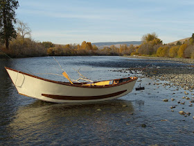 picture of boat in stream