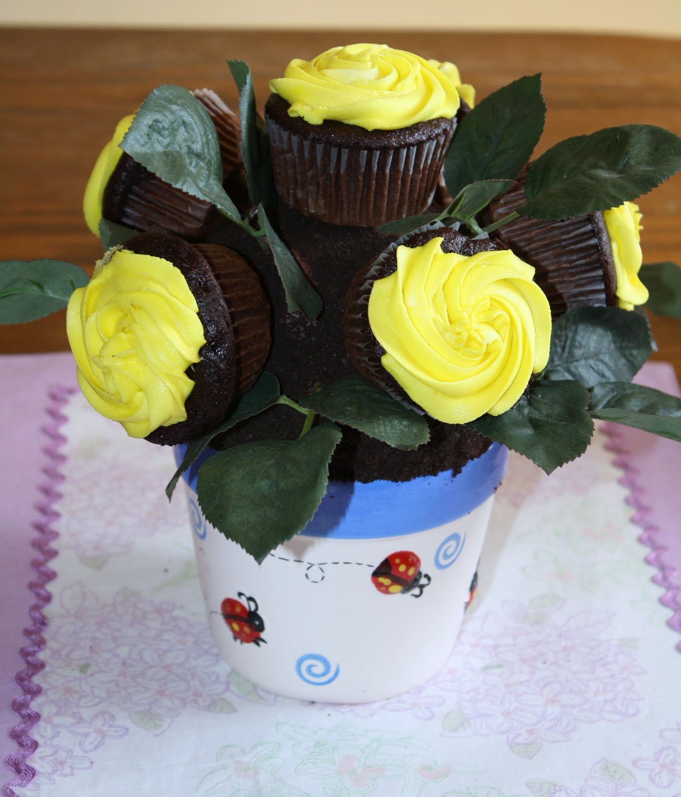 flower pot centerpiece ideas Rose Flower Pot Cupcake Centerpiece | 1366 x 1600