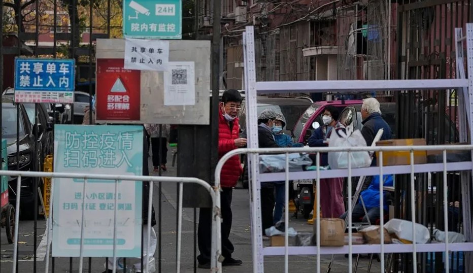 China Expands Lockdowns as Covid Cases Hit Daily Record