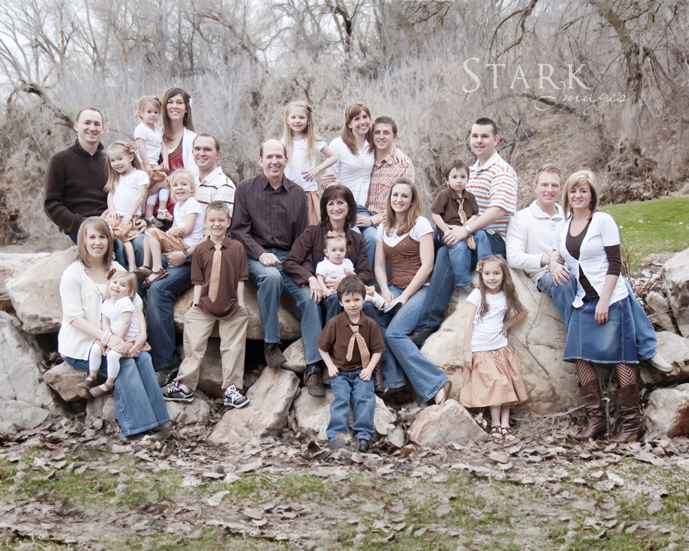 Images | Large family photography, Large family photos, Family portrait  poses