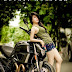 Hot girl 'nóng rực lửa' cùng Ducati Monster