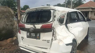 Kecelakaan Truk  Tabrak  dan Mobil Pribadi di Jalan Lintas Sumatera, Lampung Utara