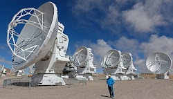 Το National Solar Observatory στο Sunspot του Νέου Μεξικού και ένα κοντινό γραφείο της Ταχυδρομικής Υπηρεσίας των Ηνωμένων Πολιτειών εκκενώθ...