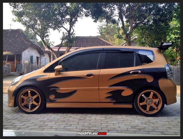 Gambar Modifikasi Honda Brio Airbrush Terbaru 2017