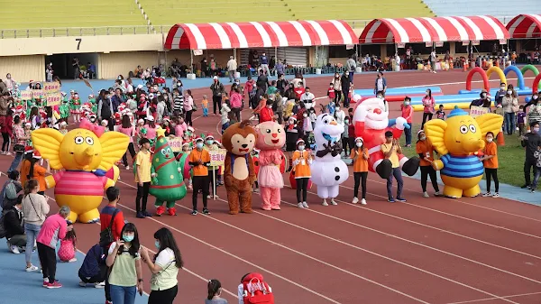 彰化縣幼兒園親子運動嘉年華 縣立體育場娃娃兵上場