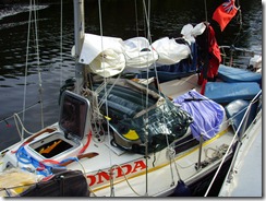 11-07-2010 Crinan canal moored messy boat