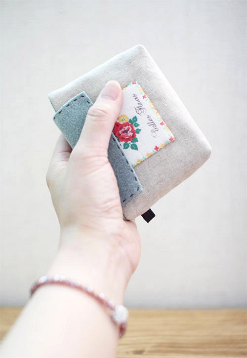 Sew Fabric a Business Card Wallet. DIY in Pictures.