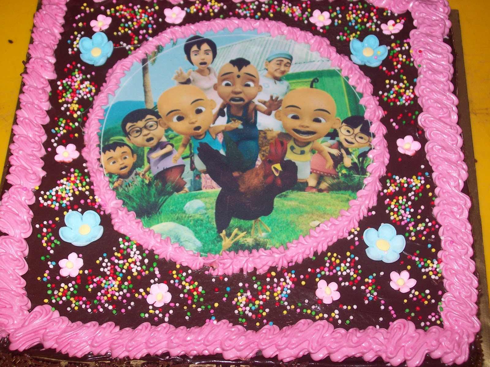 Eina's best desert: upin ipin choc moist cake.