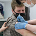 Κορονοϊός: Η Βρετανία ετοιμάζεται για μαζικό εμβολιασμό παιδιών 12 έως 15 ετών
