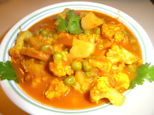  Aloo Gobi - Potatoes & Cauliflower 