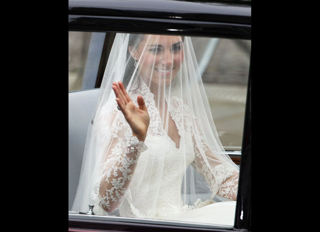  Kate  Middleton Wedding  Dress  Designer  Ever Seen Stock 