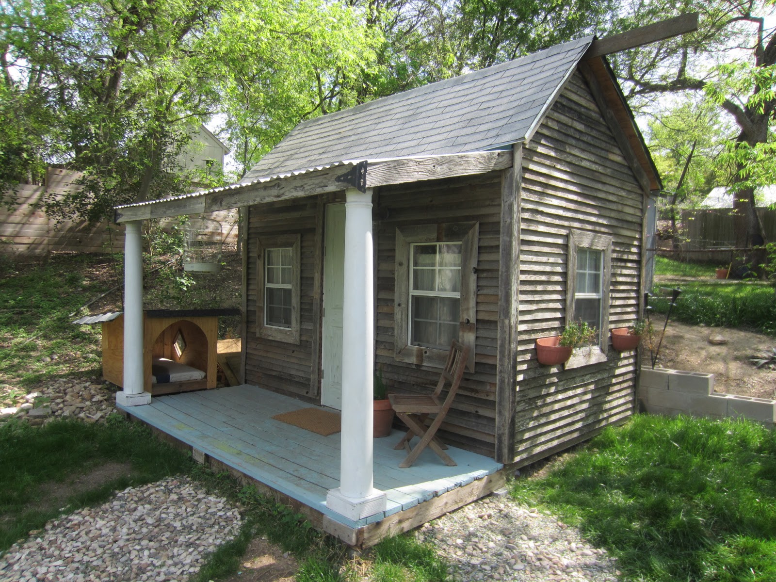 Jennifer Francis' tiny house/cabin (for rent) in Austin, TX title=