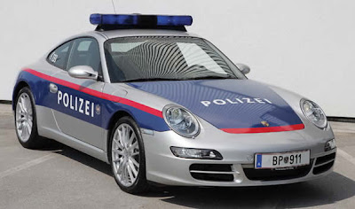 Porsche-911-Carrera-Police-Car