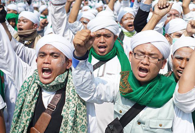 Tim Pembela Ulama Akan Polisikan Pembakar Poster Habib Rizieq, naviri.org, Naviri Magazine, naviri majalah, naviri