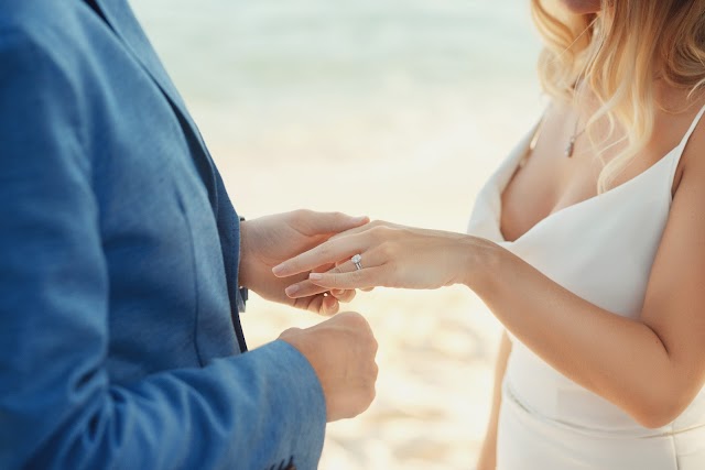 가성비 결혼 예물 반지를 찾는다면? 저렴한 진짜 다이아몬드 랩다이아몬드 