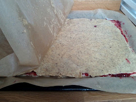 Recipe for Danish hindbaer snitter, pull off parchment paper