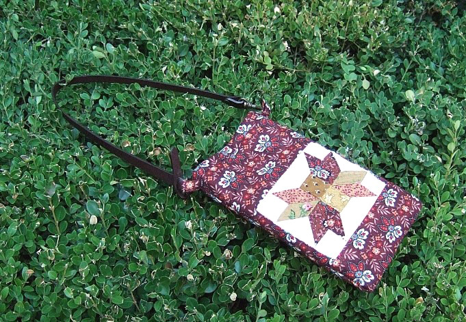 Smartphone quilt bag  / Cell phone bag / beautiful mobile phone bag / mobile phone pouch / small bag / smartphones quilt making bags. Небольшая сумочка Patchwork