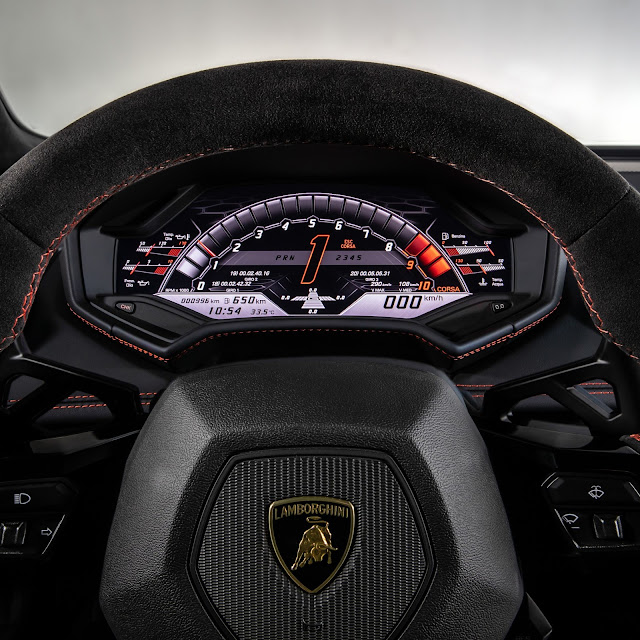 Lamborghini Huracan EVO Interior Cockpit