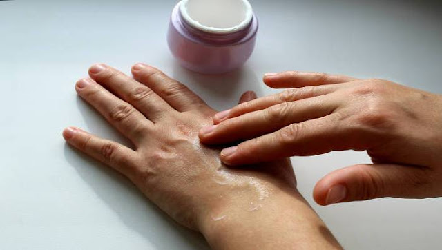 Moisturizing Creams - The Wrong Use For Dry Skin
