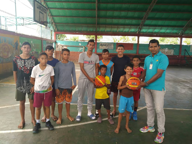 GESTIÓN-PEDRO CAMEJO: Alcalde Luis Cuervo entrega material deportivo a Escuela de Baloncesto en San Juan de Payara.