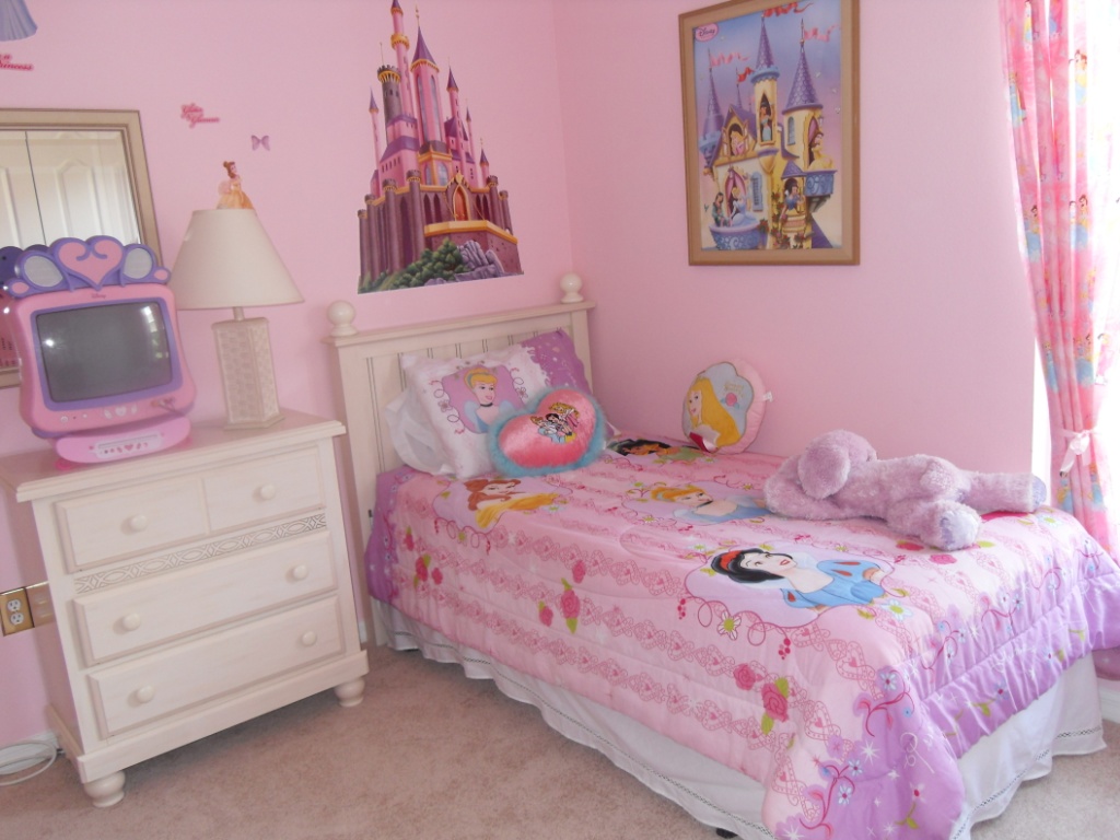 small bedroom ideas for toddler girl