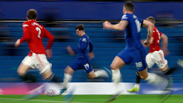 Chelsea star Mason mount on the move against Man United