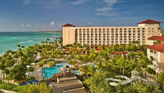 top-10-honeymoon-destinations-hyatt-regency-aruba-beach