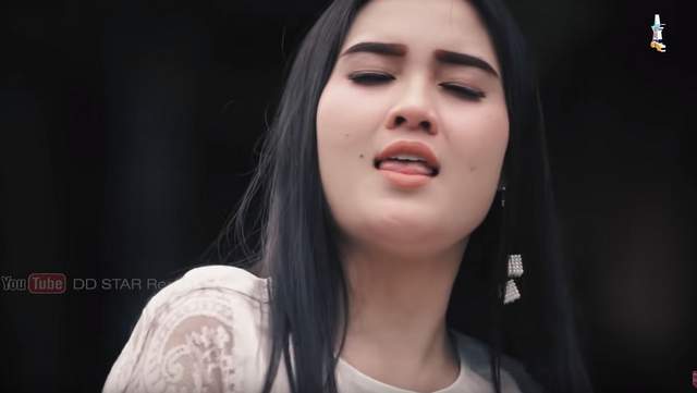 Lirik Lagu Nella Kharisma - Santai Aja