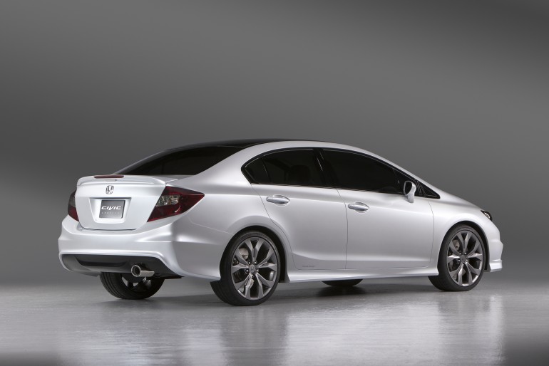 The exterior of the 9th generation Civic does not defer much compared to the