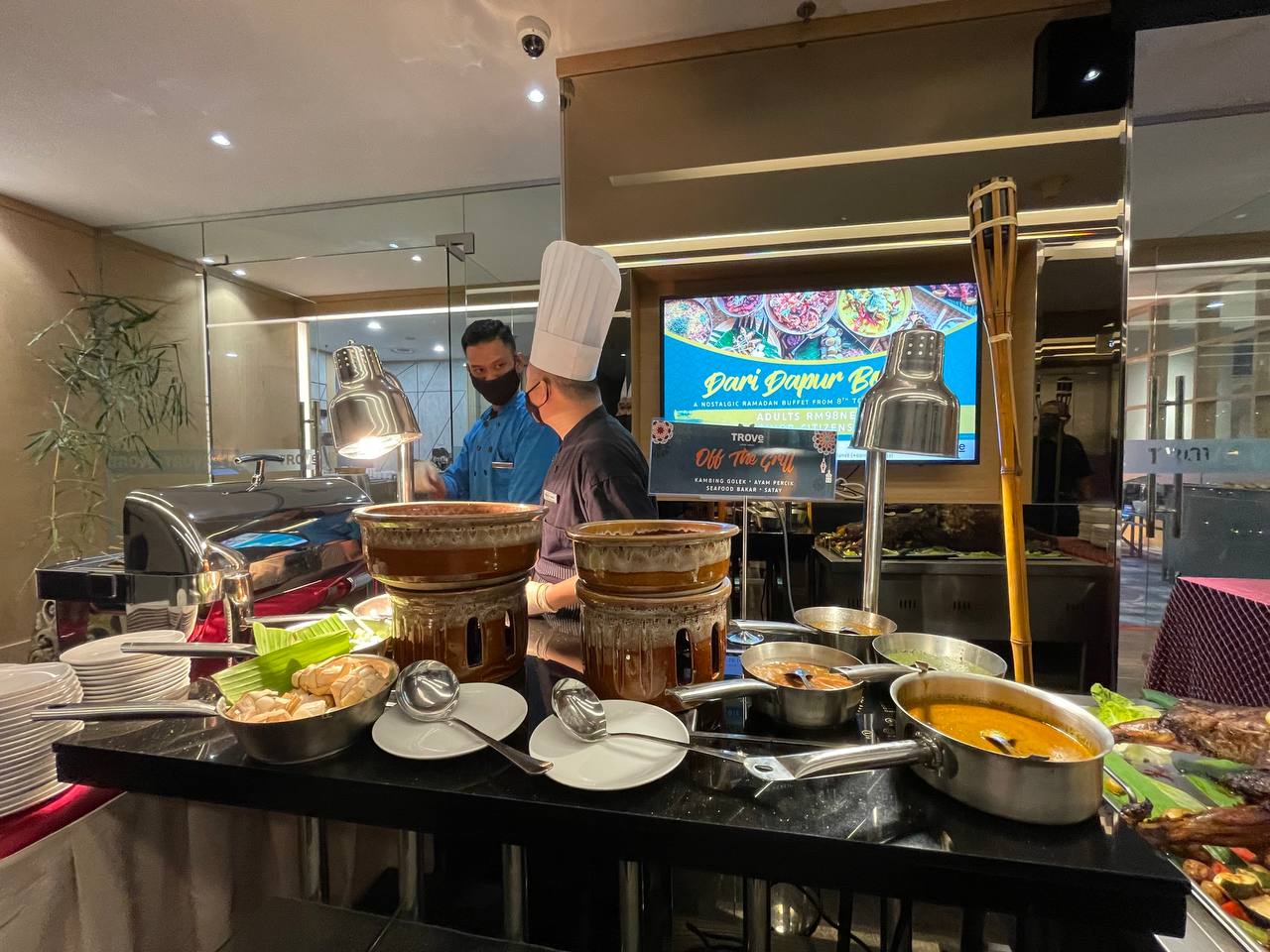 Buka puasa dengan Ramadan Buffet Trove Hotel JB