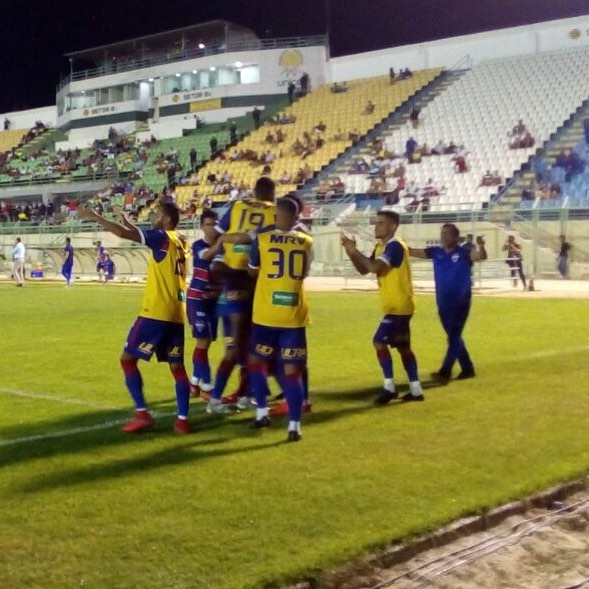 Uniclinic 0x1 Fortaleza - Um gol, jogo morno e expulsões