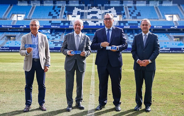 Málaga, las instituciones renuevan su carné blanquiazul