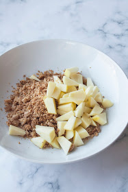 Torta di mele e amaretti step 1