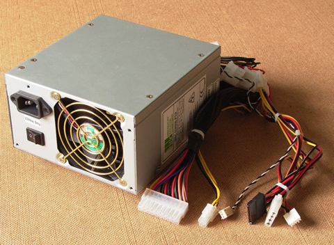 800px-ATX-Netzteil