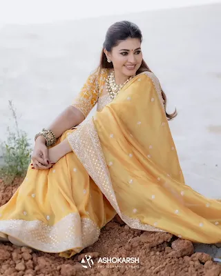 Actress Sneha latest beautiful pics in saree photoshoot 2025