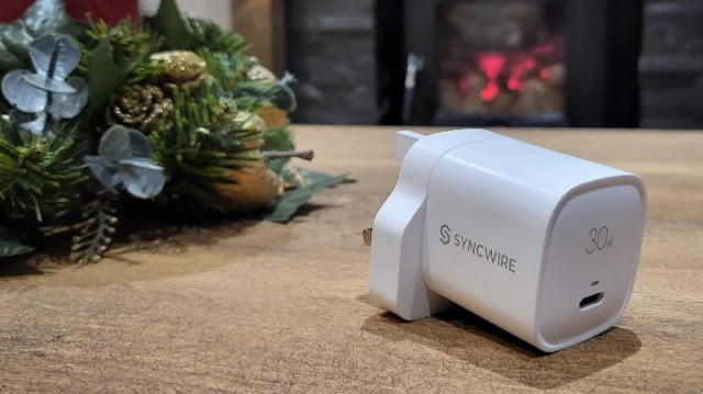 6. Syncwire PD 30W USB-C Charger