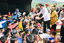 Jokowi Berikan Bantuan pada Korban Gempa di Cianjur 