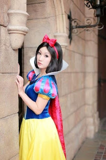 Disney Snow White Cosplay by Koyuki 2