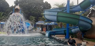 Asiknya Berenang di Garuda Waterland Tajur Halang