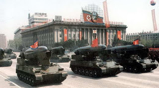 Barisan Tank Milik Pasukan Korea Utara - Sekitar Dunia Unik
