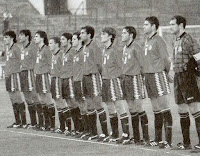 SELECCIÓN DE ESPAÑA - Temporada 1994-95 - Aranzábal, Nadal, Amavisca, Belsúe, Alcorta, Goicoechea, Abelardo, Julen Guerrero, Luis Enrique, Fernando Hierro y Zubizarreta - ESPAÑA 1 (Fernando Hierro), ARMENIA 0 - 07/06/1995 - Eurocopa de Inglaterra 1996, fase de clasificación - Sevilla, estadio Benito Villamarín - Alineación: Zubizarreta; Belsúe, Alcorta, Abelardo, Aranzabal; Goicoechea (Julio Salinas, 46'), Nadal, Fernando Hierro, Julen Guerrero (Caminero, 77'); Luis Enrique y Amavisca