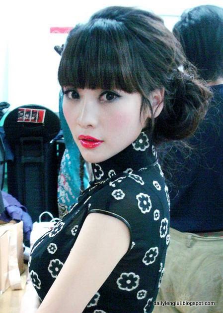 Ada Liu Yan (柳岩) Ada Liu Yan (柳岩)