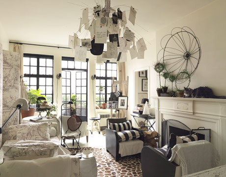 Chinoiserie Chic: Black and Chinoiserie