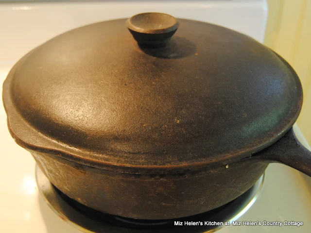 Old Black Pot Buttermilk Chicken at Miz Helen's Country Cottage