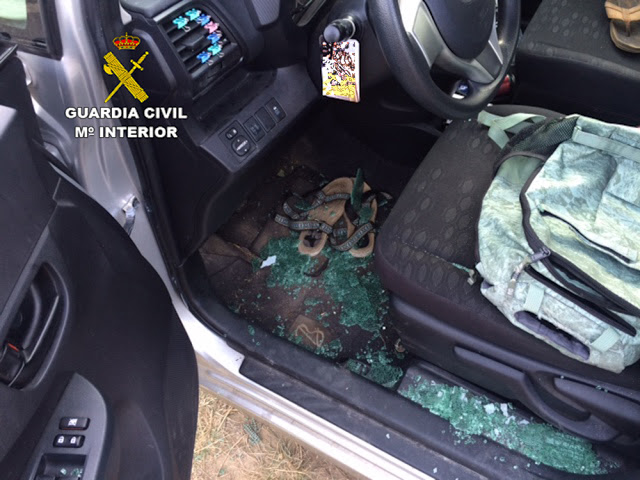 Daños en un vehículo robado. Foto: Guardia Civil