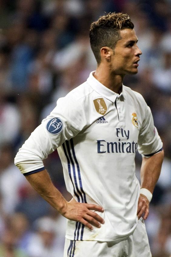 5 Model Gaya Rambut Kesamping Ala Cristiano Ronaldo